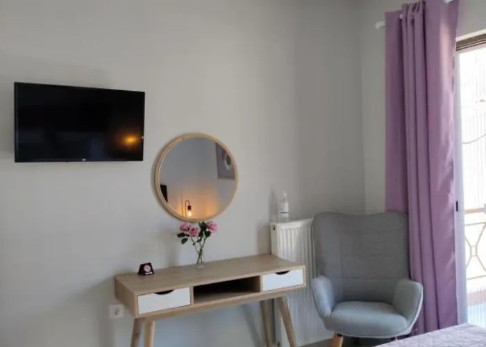 Nini's House Superior - 100m From Town Center Apartmán *