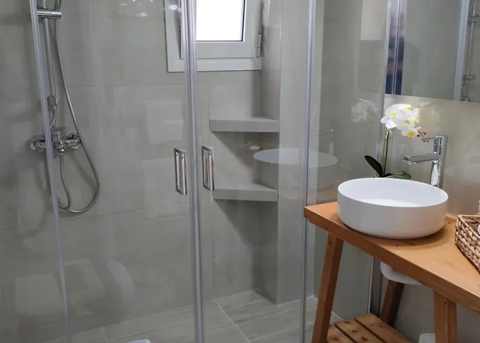 Nini's House Superior - 100m From Town Center Apartmán *