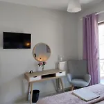 Nini's House Superior - 100m From Town Center 아파트 *