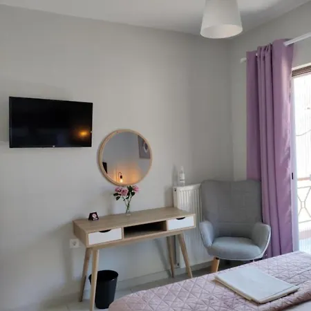Nini's House Superior - 100m From Town Center Апартаменты *