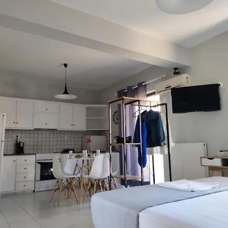 Апартаменты Nini's House Superior - 100m From Town Center