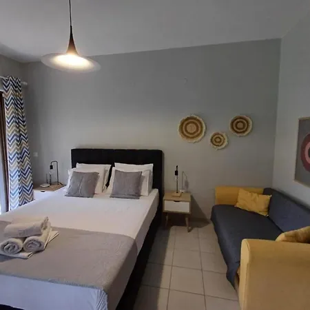 Апартаменты Nini's House Superior - 100m From Town Center