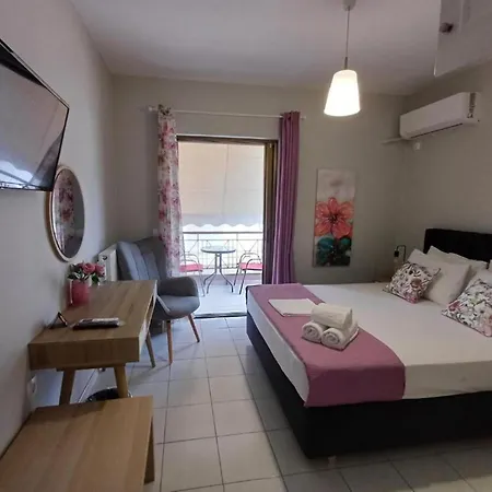Nini's House Superior - 100m From Town Center Апартаменты
