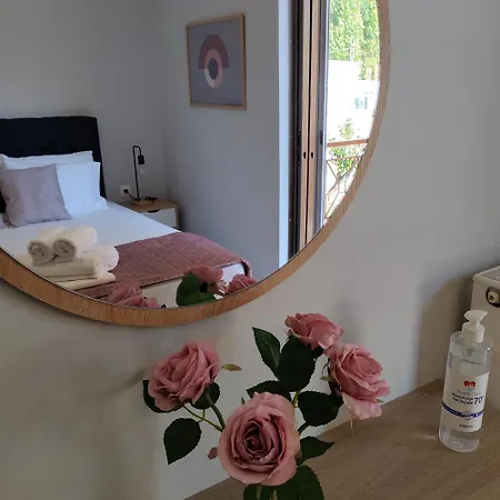 Апартаменты Nini's House Superior - 100m From Town Center Нидри